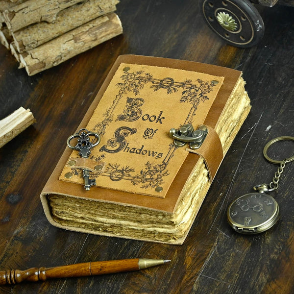 Leather Journal Notebooks Blank Spell Book of Shadows Handmade Soft Leather Book of Shadows Vintage  Antique Key Handmade Leather Journal with Lock Clasp Gifts for Men & Women