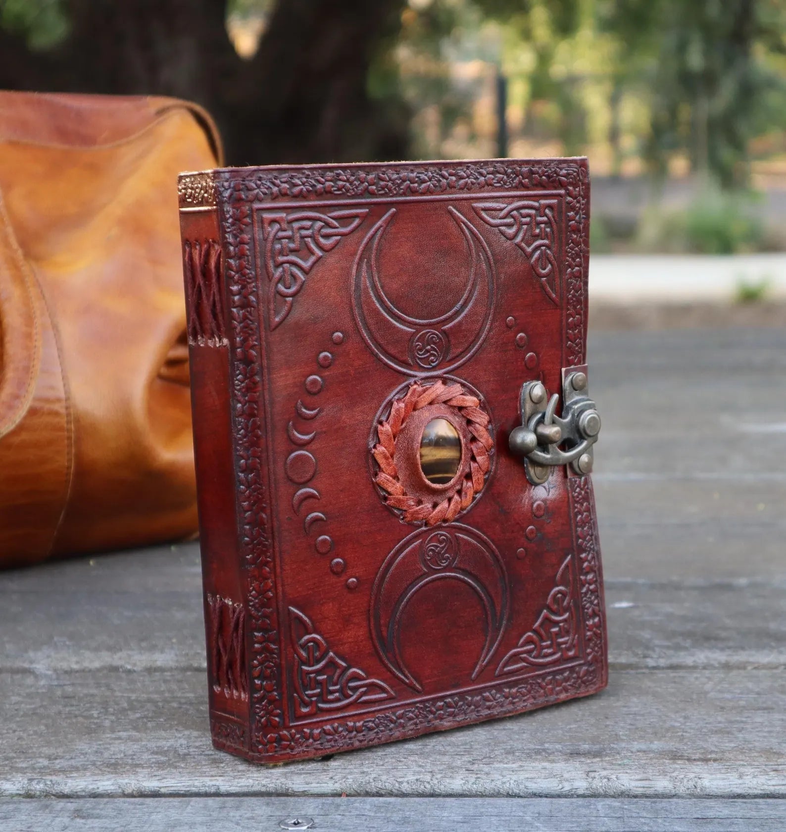 Leather Journal Notebooks Blank Spell Vintage Book Handmade Brown Triple Moon Embossed journal with Lock Clasp Gifts for Men & Women
