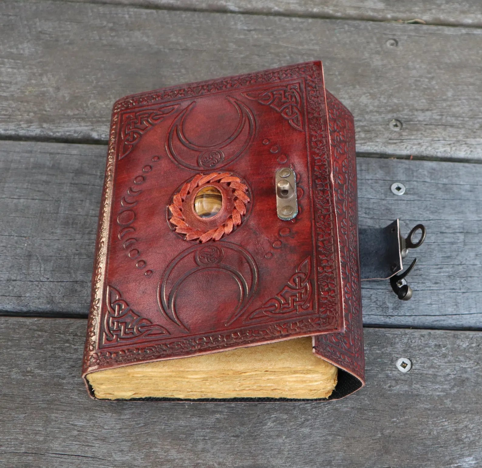 Leather Journal Notebooks Blank Spell Vintage Book Handmade Brown Triple Moon Embossed journal with Lock Clasp Gifts for Men & Women