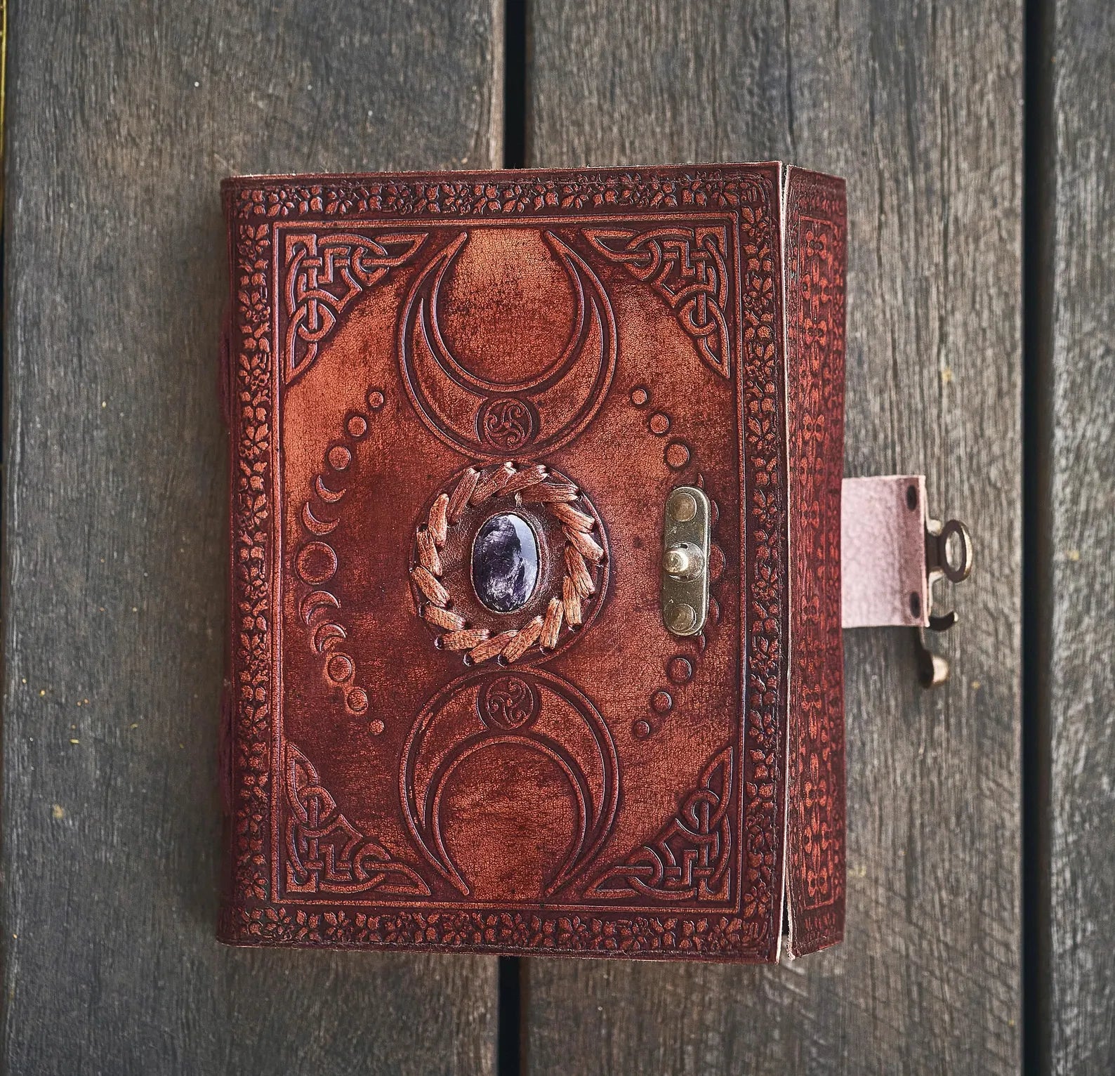 Leather Journal Notebooks Blank Spell Vintage Book Handmade Brown Triple Moon Embossed journal with Lock Clasp Gifts for Men & Women