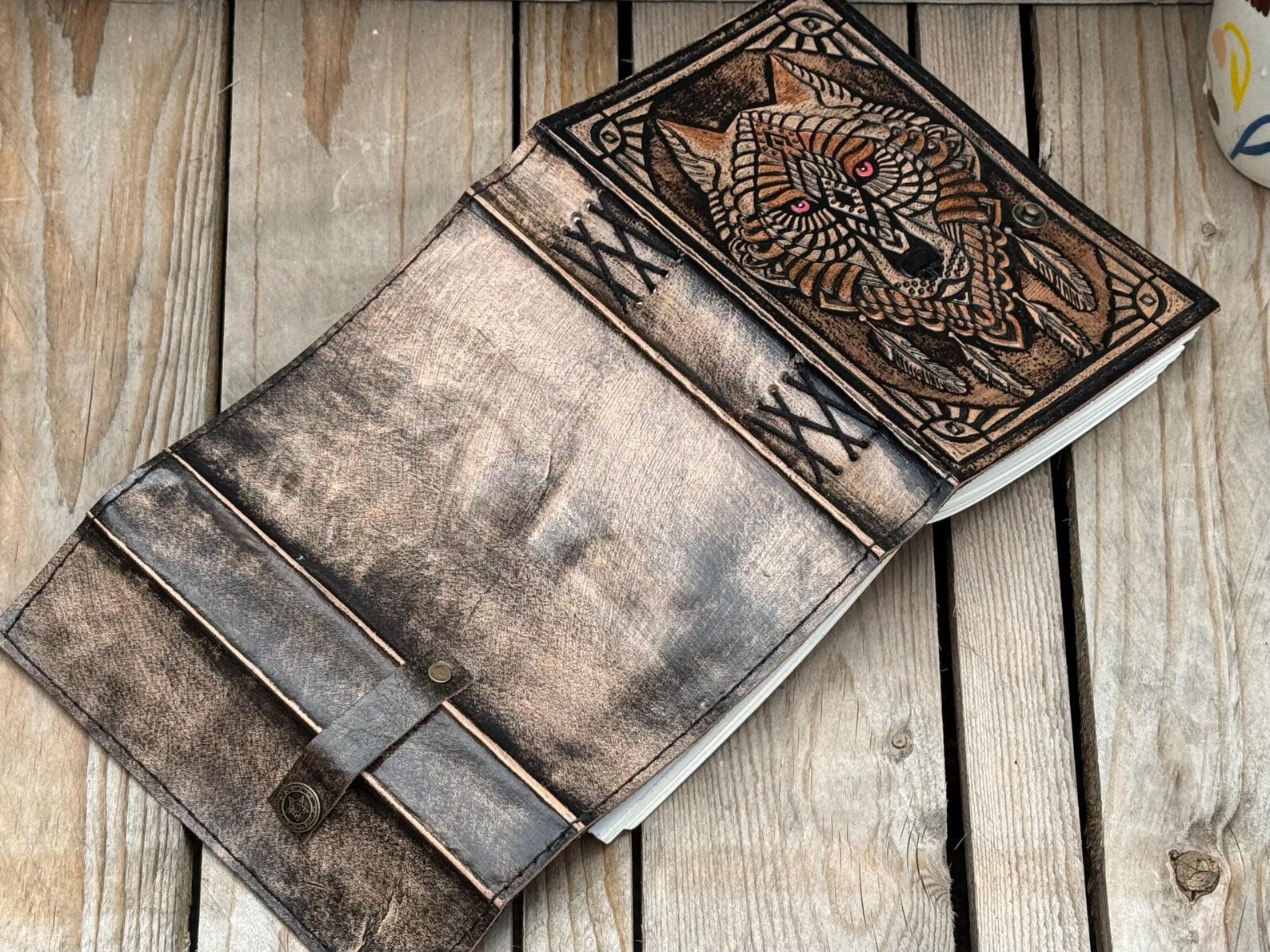 Leather Journal Notebooks Blank Spell Book of Shadows Handmade Hand-Painted Wolf Leather journal with Lock Clasp Gifts for Men & Women