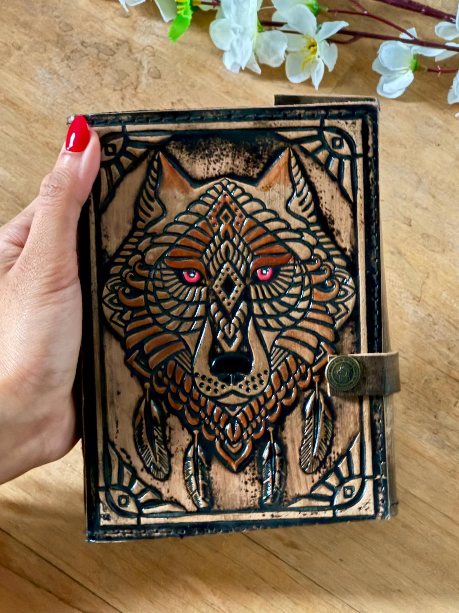 Leather Journal Notebooks Blank Spell Book of Shadows Handmade Hand-Painted Wolf Leather journal with Lock Clasp Gifts for Men & Women
