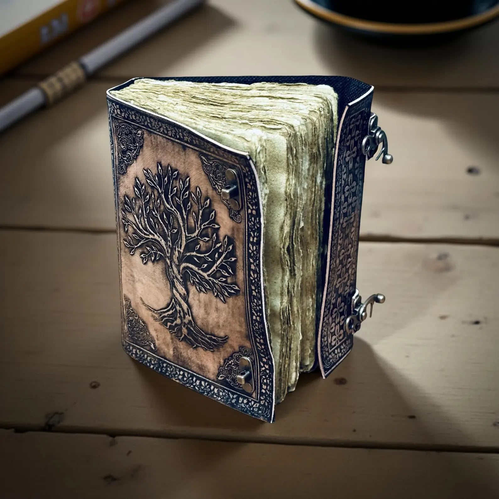 Leather Journal Notebooks Blank Spell Vintage Book Handmade Tree of Life Embossed Notebook journal with Lock Clasp Gifts for Men & Women