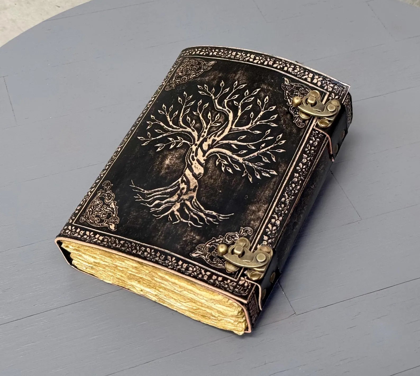 Leather Journal Notebooks Blank Spell Vintage Book Handmade Tree of Life Embossed Notebook journal with Lock Clasp Gifts for Men & Women